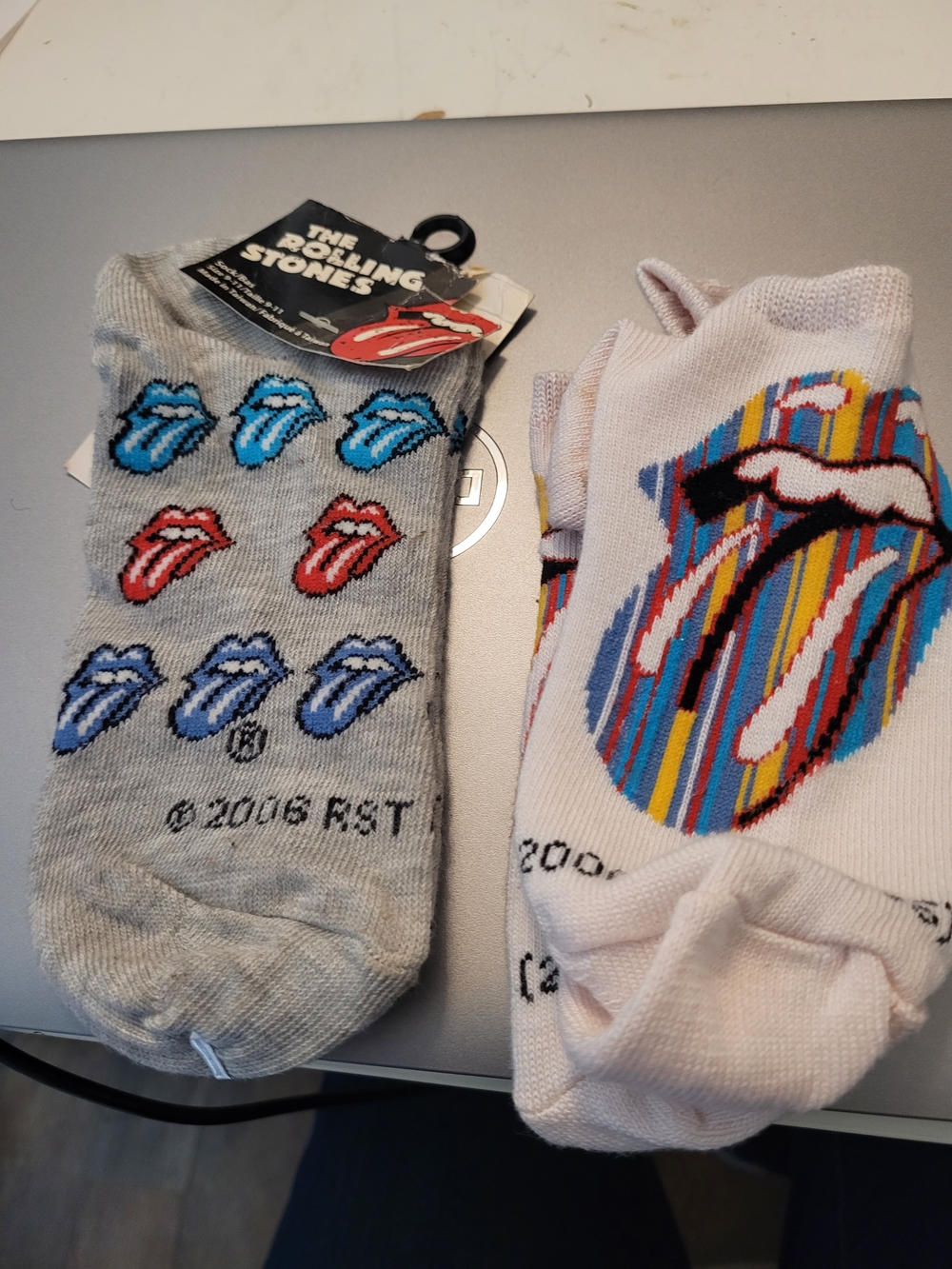 The Rolling Stones No-Show Socks - Grey & White Tongue Logo Pack
